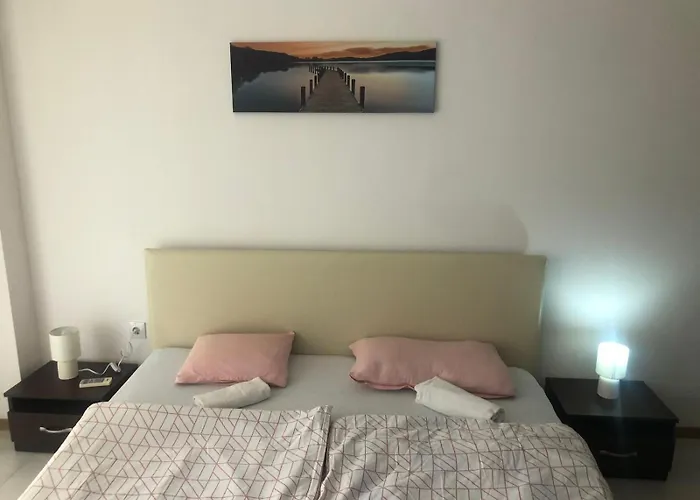 Appartamento Lovely 3 New Furnished Kamelia Sunny