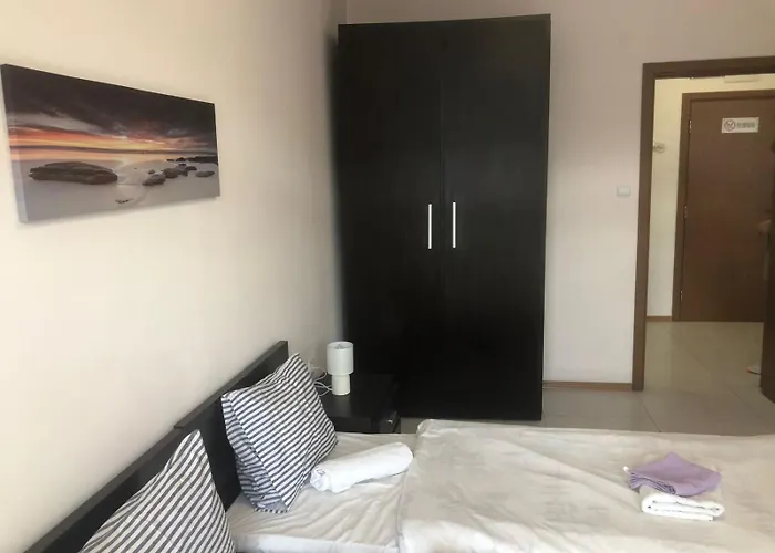 Appartamento Lovely 3 New Furnished Kamelia Sunny