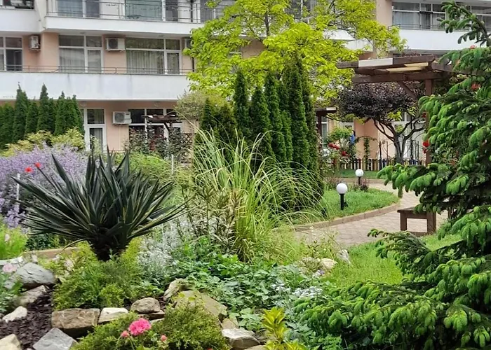 Appartamento Lovely 3 New Furnished Kamelia Sunny