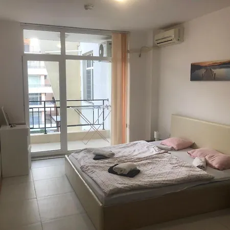 דירה Lovely 3 New Furnished Kamelia Sunny *