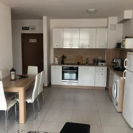 Apartman Lovely 3 New Furnished Kamelia Sunny Napospart
